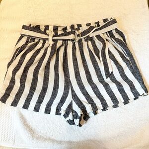 Size Medium Love Tree Black and White Striped Knit Shorts with belt attached